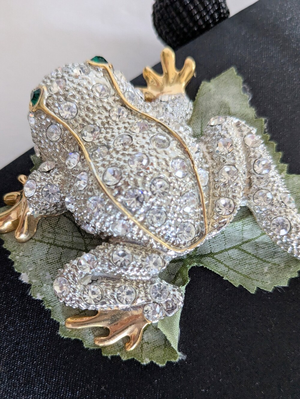 Marg Of Pepper Pike Frog Brooch Embellished Evening Bag - Picture 4 of 16
